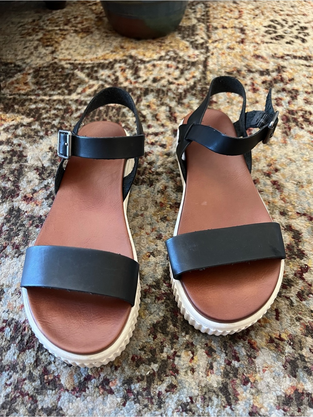 MIA Lunna Platform Sandals